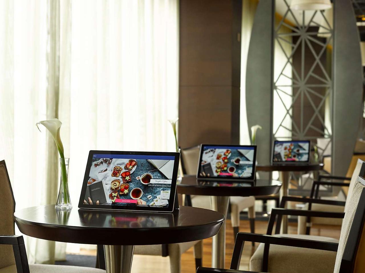 Radisson Blu Hotel & Convention Centre Kigali Exterior foto A tablet computer