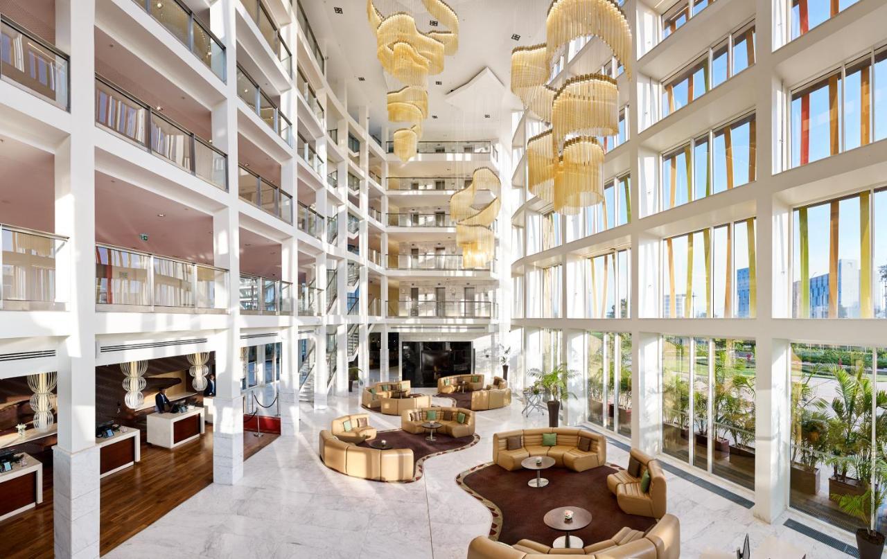 Radisson Blu Hotel & Convention Centre Kigali Exterior foto The lobby of the hotel