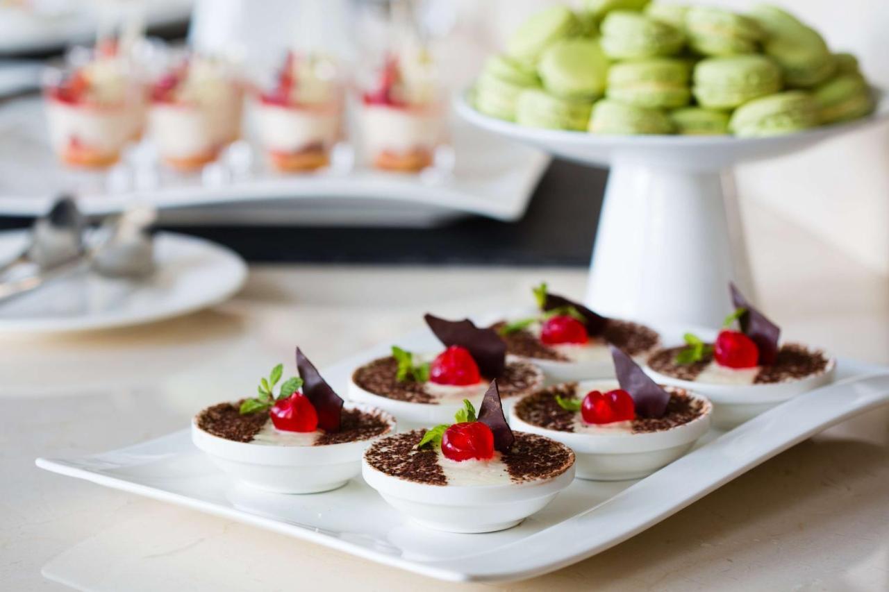 Radisson Blu Hotel & Convention Centre Kigali Exterior foto A dessert